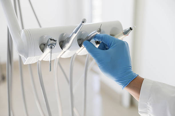 Professional Emergency Dentist technician working in New Castle, DE
